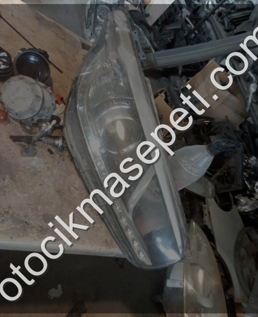 2014 model kıa ceed sag far camı