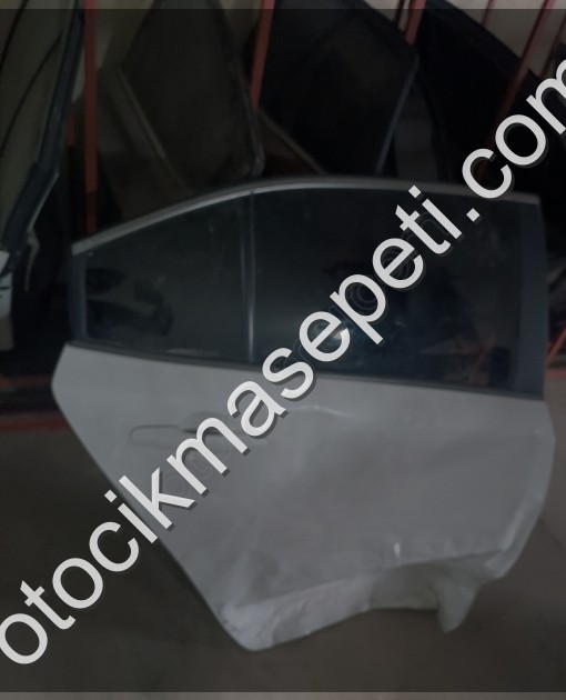 Corolla 2021 sağ arka kapı iç malzemeleri