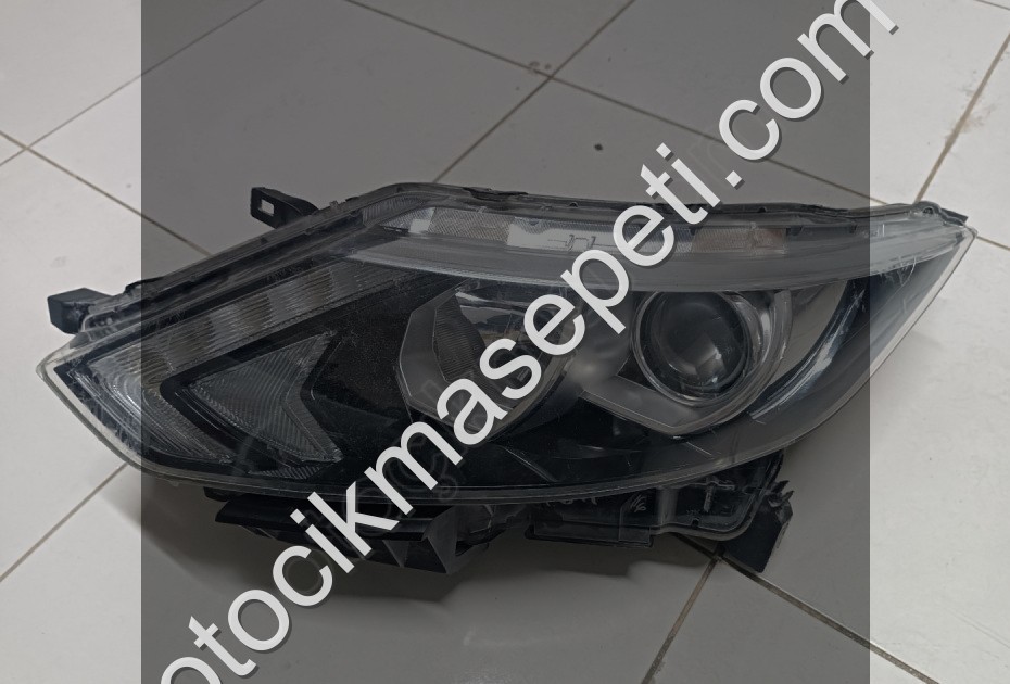 Nissan Qashqai sol far