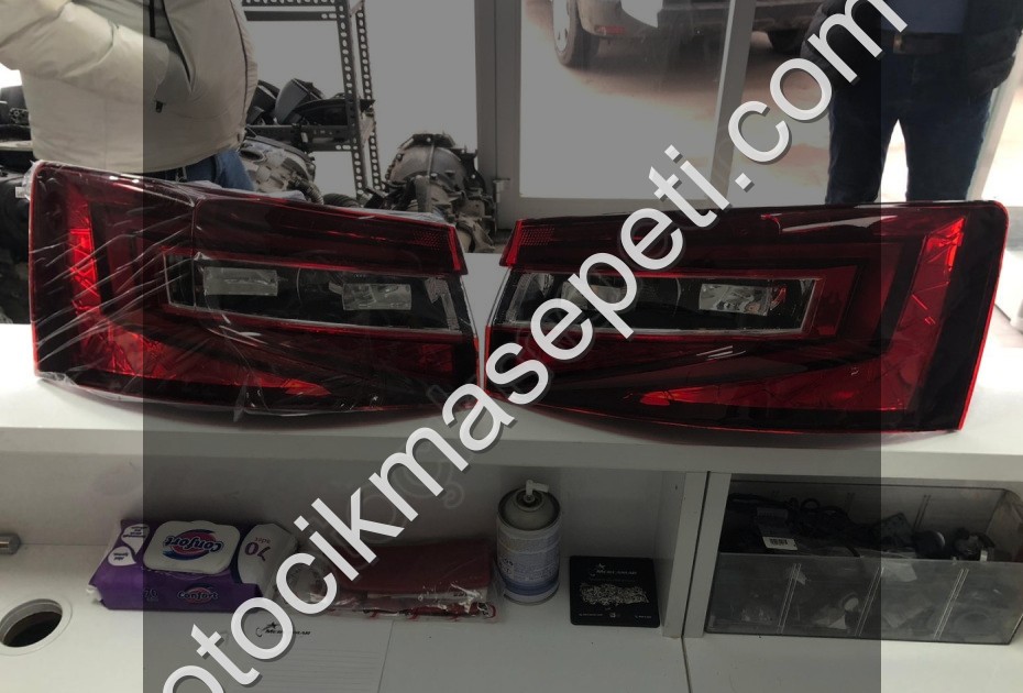 SKODA SÜPERB 2016-2019 LEDLİ STOP