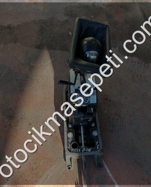 AUDİ A3 VİTES KOLU