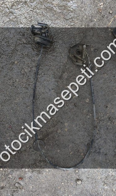 Renault 21 kaput teli ve kilidi