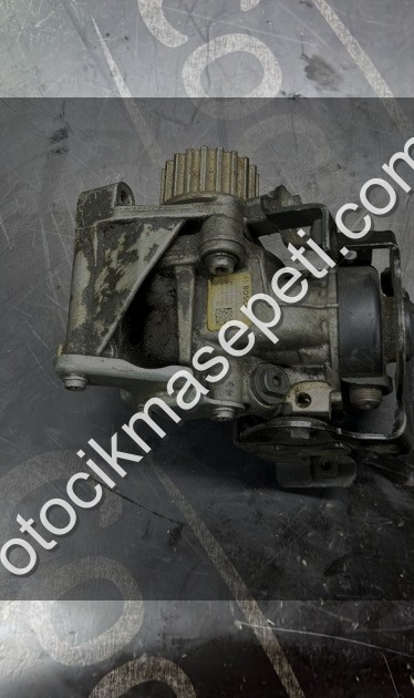 CLİO 4 1.5 MAZOT  POMPASI VE CLİO 4 TÜM ÇIKMA PARÇALAR