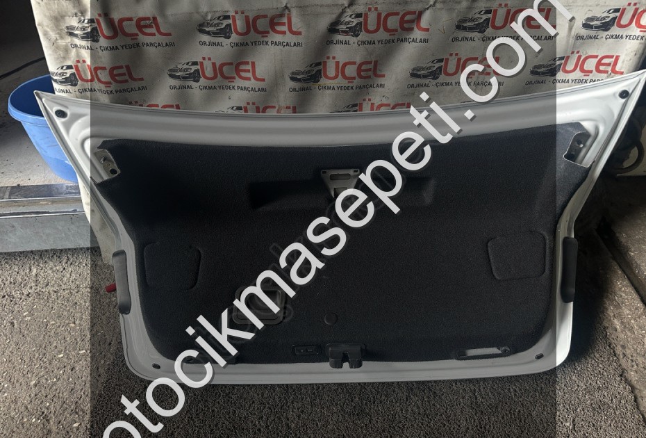 AUDİ A6 2018 BUZUL BEYAZ BAGAJ KAPAĞI ÜÇEL OTO ÇIKMA BURSA