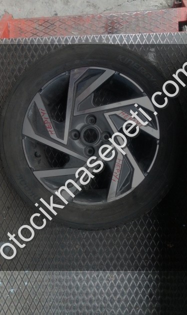 HYUNDAİ İ20 ÇELİK JANT ORİJİNAL ÇIKMA