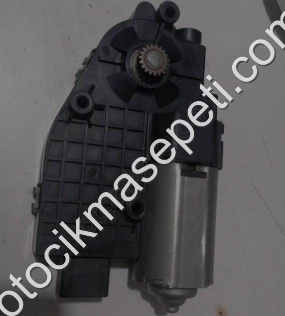 Renault Kadjar Sunroof Motoru Çıkma Orjinal