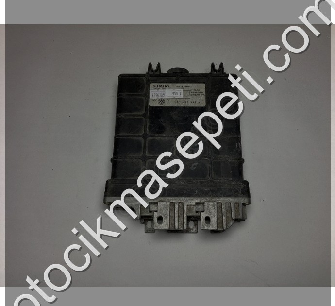 Volkswagen Golf 3 Motor Beyni 037906025J