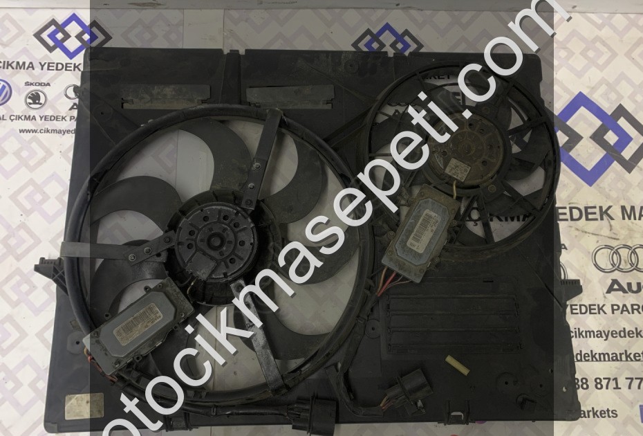 Audi Q7 3.0 TDI 20072015 Çiftli Fan Davlumbazı 7L0121207D