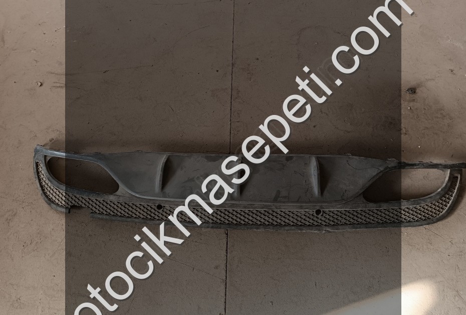 W205 AMG arka difüzör