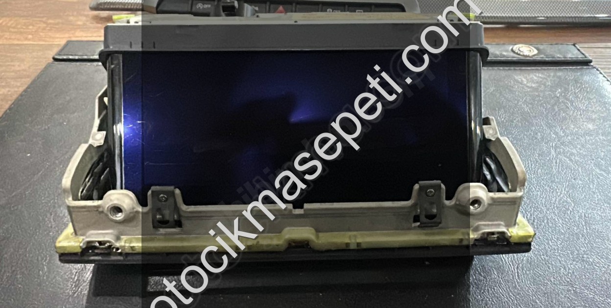 8v0857273p Audi a3 navigasyon ekran orjınal