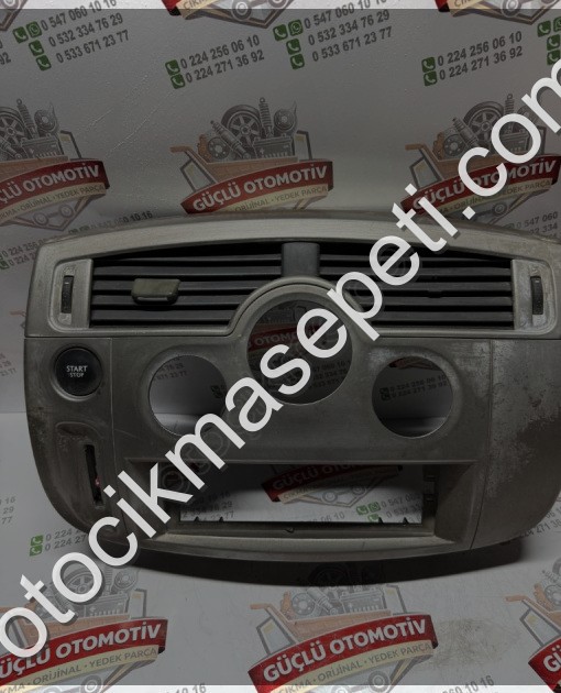 RENAULT SCENİC TEYP ÇERÇEVESİ ORİJİNAL SÖKME