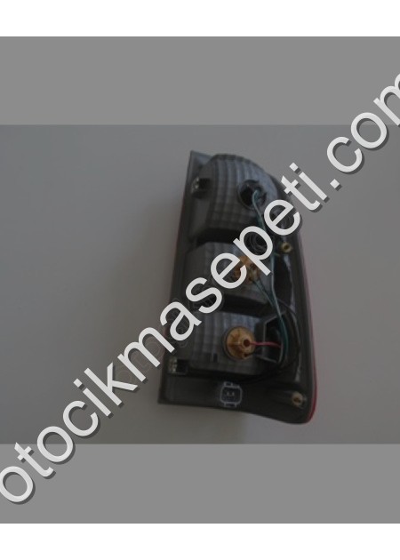Toyota Hilux Pick Up Vigo D4D Stop Lambası Sol Kırmızı/Sarı/Beyaz