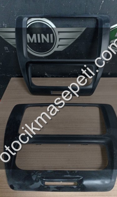 5C6858071A VW JETTA GOLF TEYP KLİMA ÇERÇEVESİ 2011-2018