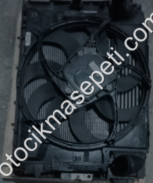 864194701 BMW  3  SERİ RADYOTÖR  FAN DAVLUMBAZ  ÇIKMA ORJİNAL