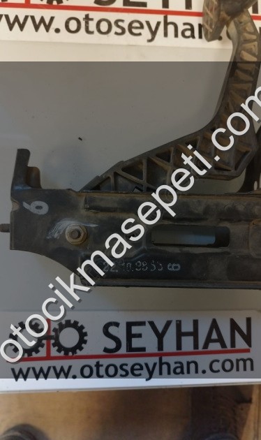1J1721373C Volkswagen Golf 4 debriyaj pedalı