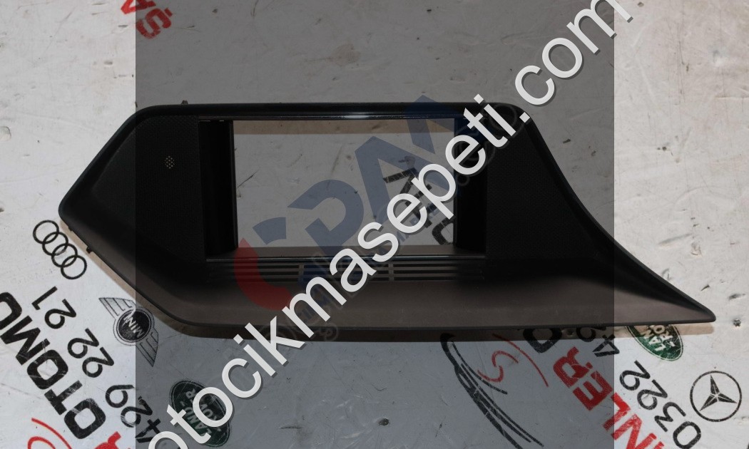 MERCEDES E SERİSİ A212 W212 ÇERÇEVESİ TEYP NAVİGASYON