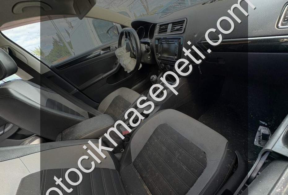 2015 VW JETTA ÇIKMA ORJİNAL HATASIZ GÖGÜSLÜK