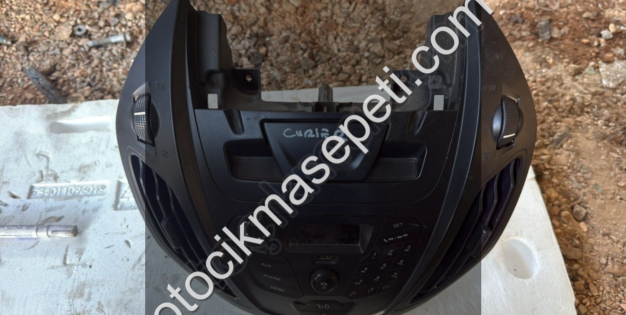 2016 FORD COURİER ÇIKMA ORJİNAL TEYP ÇERÇEVESİ