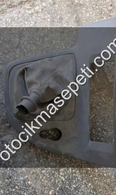 Renault Kangoo 3 Vites Konsolu Çerçevesi 8200452925